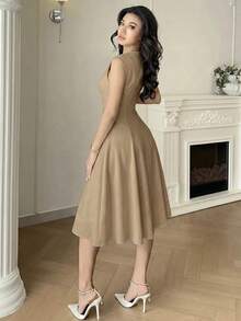 Feyla 女士纯色拉链设计短袖休闲迷你连衣裙 - 卡其色 - 查看 5