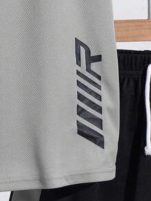 SHEIN 2件套青少年男童拼接运动纹理竖条纹图案短袖T恤和短裤套装 - 灰色 - 查看 6