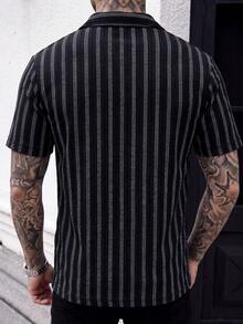 Manfinity CasualCool 男士条纹短袖单排扣休闲衬衫 - 黑色 - 查看 4