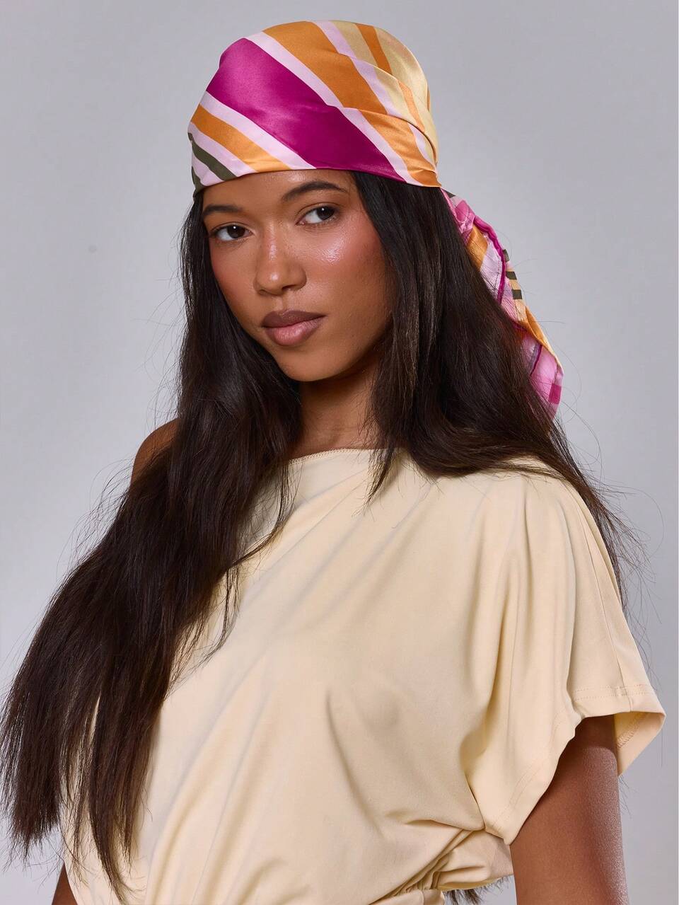 1 Piece Fashionable And Cute Striped Crossbar Matte Satin Daily Travel With Women's Square Scarf
