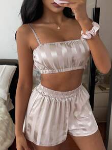 Livesso Bộ đồ ngủ 2 món áo hai dây ngắn sọc và quần short rộng, đồ ngủ mùa hè cho nữ - Màu Khaki - Xem 11