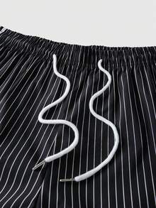 ROMWE MEN Men's Contrast Stripe Print Drawstring Waist Casual Shorts - Black - View 3