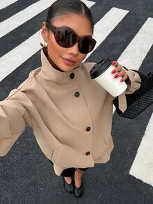 Muchica Áo khoác dáng dài thời trang màu kaki cổ cao, tay raglan, cài cúc phía trước. - Màu Khaki - Xem 6
