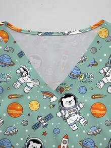 PopScrub 女士护士制服上衣，饰有卡通太空熊、行星、彩虹、卫星等宇宙元素，V领短袖，双口袋，侧开衩，春夏时尚工作服上衣，可爱制服上衣，护士制服上衣 - 白色 - 查看 3