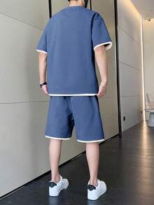 两件套男童T恤套装，休闲短袖T恤和短裤套装，适合外出、户外活动、假日派对、夏季海滩度假、春夏穿着 - 霧霾藍 - 查看 4