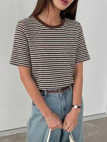 DAZY Camiseta casual de mujer con cuello redondo, manga corta y parches de encaje - Multicolor - Ver 2