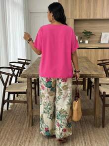 SHEIN CURVE+ 两件套加大码女士度假宽松衬衫和碎花裤套装 - 彩色 - 查看 3