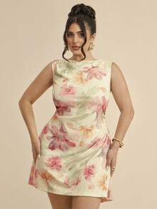 SHEIN BAE CURVE 度假风碎花印花褶皱腰身无袖休闲迷你连衣裙，适合约会和聚会 - 杏色 - 查看 2