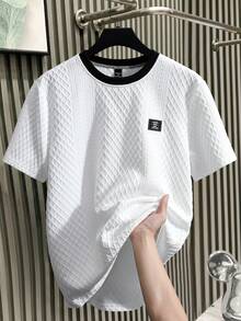 Manfinity Homme Áo thun nam tay ngắn size lớn, vải dệt jacquard, phong cách thời trang đa năng phù hợp đi chơi, món quà lý tưởng cho bạn trai hoặc chồng - Nhiều màu - Xem 1