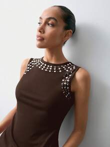 Maija Tank Top Wanita Model 2025 dengan Detail Ribbed dan Foil Metalik, Cocok untuk Pesta Hari Valentine - Coklat - View 8