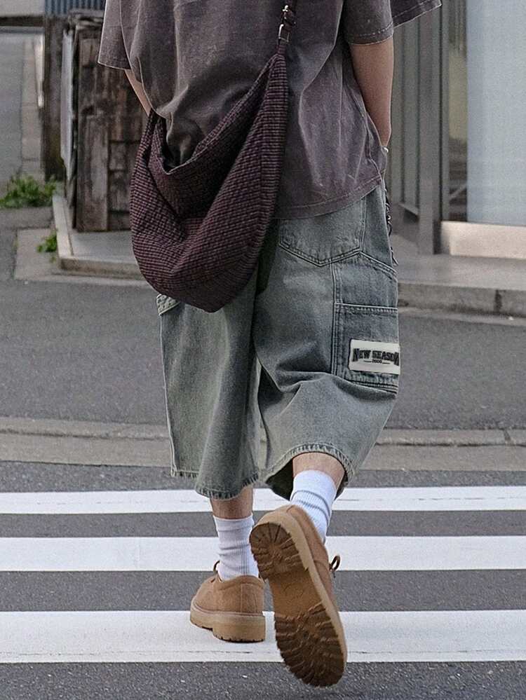 Blue Elastic Waist Patch Design Knee-Length Men's Denim Shorts