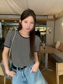 DAZY 女款圓領條紋休閒短袖T恤可愛上衣校園風 - 黑色 - 查看 4