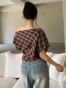 DAZY Áo kiểu nữ họa tiết kẻ caro, vai lệch, dáng casual, thích hợp cho kỳ nghỉ hè. - màu nâu - Xem 9