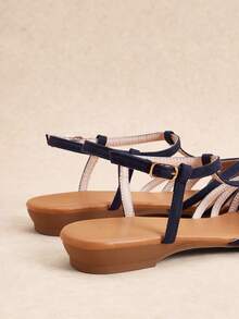 Rosivie Giày sandal đế bằng mũi nhọn màu xanh hải quân dành cho nữ, thiết kế quai chữ T rỗng, gót thấp thoải mái, kiểu dáng retro mùa hè, thích hợp đi biển hoặc đi làm. - Màu xanh ngọc - Xem 11