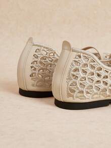 Rosivie Women Casual Versatile Commuter Hollow Embroidery Flats - Apricot 3 - View 4