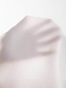 Franclia Mono ajustado con cuello asimétrico, decoración de hebilla metálica y cintura fruncida - Blanco - Ver 5