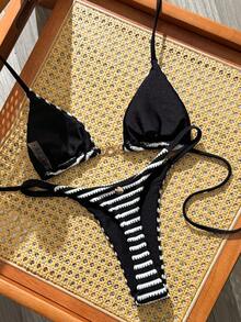 Swim Mod 女款 26SS 春夏新款 條紋紋理面料 金屬裝飾 V領露背 三角式繞帶 抓皺三角比基尼兩件式泳衣，海灘度假 - 黑色 - 查看 2