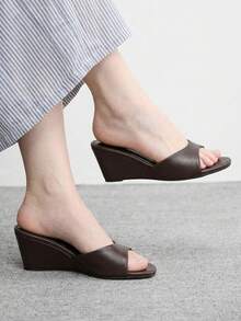 CUCCOO BIZCHIC 女士简约休闲时尚度假纯色坡跟凉鞋 - 咖啡棕 - 查看 1