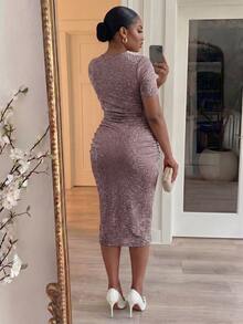 SHEIN Lady CURVE 大码纯色V领短袖连衣裙 - 藕粉色 - 查看 2