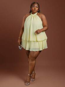 CurvyTilda Vestido mini elegante amarillo claro con cuello halter, cintura anudada, holgado, con volantes en el bajo, talla grande para mujer, para fiesta de verano, para Body de reloj de arena - Amarillo - Ver 1