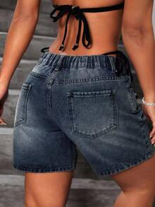 Slaydiva Plus Size Women Casual Asymmetric Waist Pocket Denim Shorts - Dark Wash - View 2