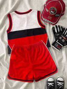 SHEIN Playful Pals 2件組男嬰紅色夏季圖案海灘運動套裝 網眼無袖數位印花上衣&彈性腰圍短褲 嬰兒男童時尚服裝套組 - 彩色 - 查看 3