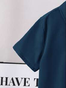 SHEIN Camisa de manga corta de corte slim con botones en el cuello y unicolor, estilo de vacaciones para niño preadolescente - Azul - Ver 4