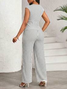 SHEIN Lady 女士V领条纹金属装饰上衣和裤子休闲两件套 - 黑與白 - 查看 2