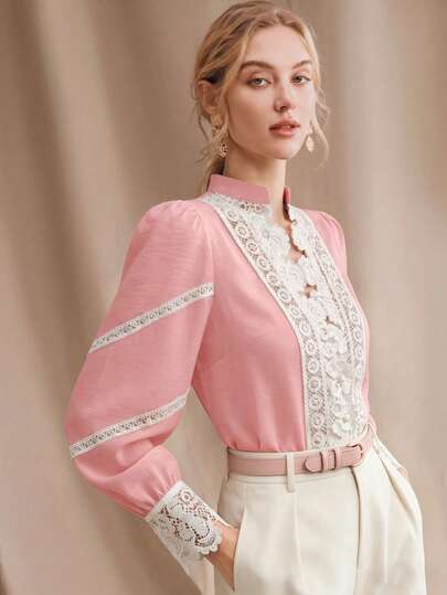 Anewsta Áo sơ mi nữ cổ bẻ kiểu vintage mùa xuân, tay áo đính khuy ngọc trai thêu ren, thích hợp mặc đi làm hàng ngày, hẹn hò, dự tiệc tối, hoặc làm trang phục công sở.