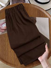 GlowEve CURVE Celana Panjang Wanita Ukuran Besar dengan Pinggang Warna Kontras dan Potongan Lurus untuk Musim Gugur - Coffee Brown - View 2
