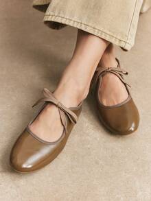 Rosivie Women's Casual Versatile Commuting Simple Lace-Up Flats - Coffee Brown - View 2