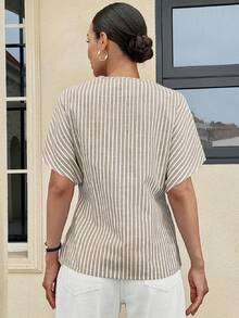 MaterniWear 孕妇夏季休闲条纹前开襟蝙蝠袖衬衫 - 卡其色 - 查看 8