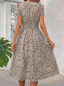 SHEIN Clasi Đầm nữ cổ chữ V họa tiết hoa nhí xếp ly eo, có túi, thanh lịch, thích hợp mặc hàng ngày và đi nghỉ mát, màu mơ, mùa xuân/hè. - Màu Khaki - Xem 2