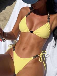 Bonvoyette Bộ bikini hai mảnh màu vàng chanh, dây buộc cổ tam giác và hạt nhựa màu nâu không đều, kiểu dáng gợi cảm, buộc dây bên hông, thích hợp cho kỳ nghỉ của phụ nữ. - Màu vàng - Xem 7