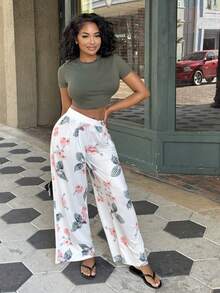 Alexandranx Women Flower Print Crop Top And Plant Print Long Pants Set For Spring/Summer - Multicolor - View 4