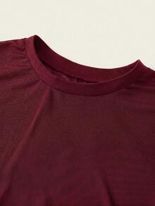 SHEIN Tall CURVE Plus Size Women Solid Color Mesh Short Sleeve Top Paired With Cropped Camisole - Burgundy - View 4