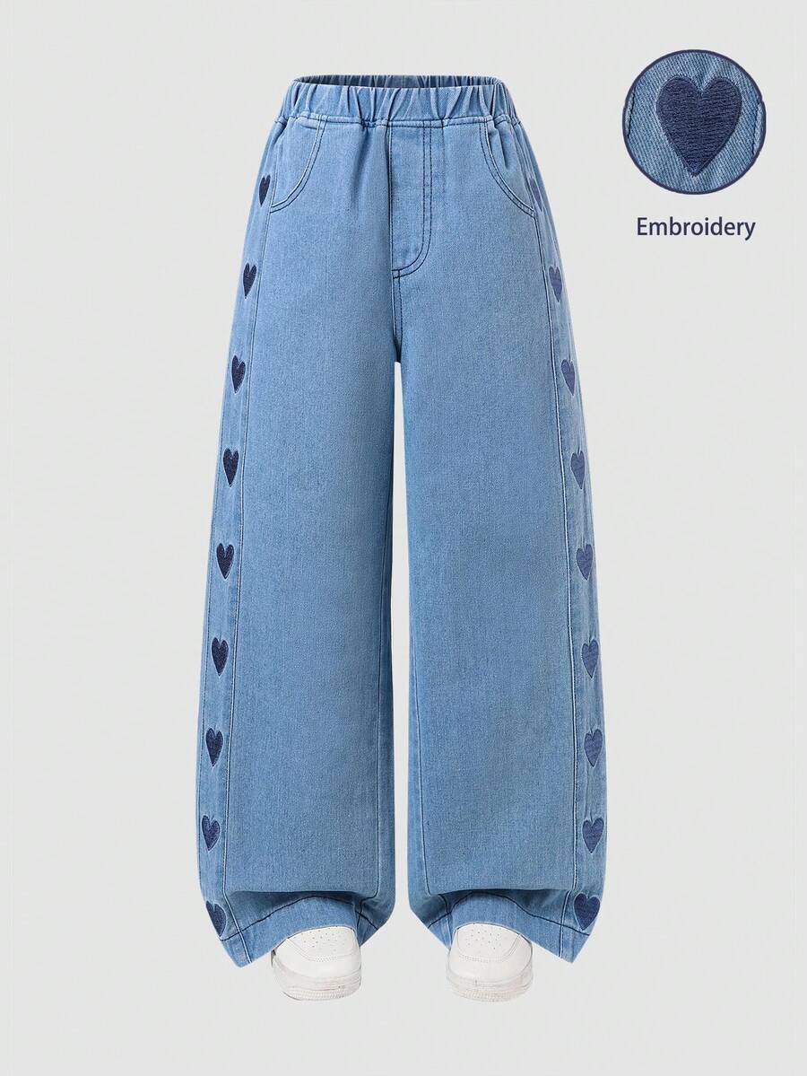 SHEIN 女童阔腿牛仔裤,休闲街头风,浅蓝色牛仔布,弹性腰带饰有心形刺绣,卷边裤脚,宽松版型,舒适棉质牛仔面料,可与T恤时尚搭配,适合日常穿着、上学、聚会等场合,百搭牛仔单品 - 淺色水洗藍 - 查看 1