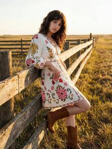 Short V-Neck Dress With Floral Windowpane Print And Short Sleeves - 彩色 - 查看 4