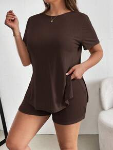 SHEIN Essnce 大码女式休闲短袖T恤和短裤两件套 - 巧克力棕 - 查看 4