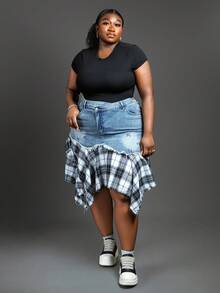 CurvyTilda 春夏浪漫龐克風 大碼女款學院風拼接格紋不對稱下擺牛仔迷你裙 度假休閒款 適合沙漏型身材 - 藍色 - 查看 1