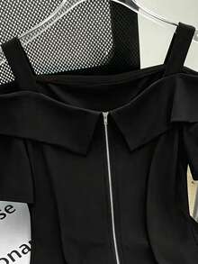 Resyla Fashionable Solid Color Gorgeous Off-Shoulder Top, Women's Summer Short Sleeve T-Shirt, Unique Beautiful Off-Shoulder Strap - Black - View 3