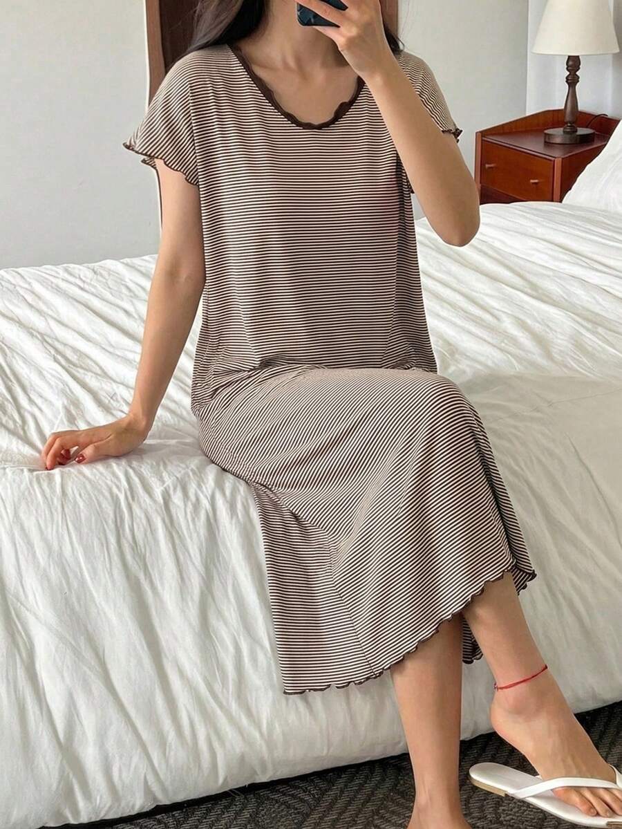 DAZY Đầm mặc nhà kẻ sọc thường ngày dành cho nữ - màu đen - Xem 1