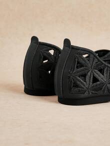Rosivie Women Casual Versatile Commuter Hollow Embroidery Flats - Black 3 - View 12