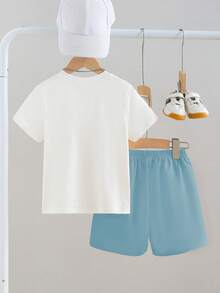 SHEIN Streecool Kids 男童休闲椰树标语印花短袖圆领T恤和短裤套装（2件套），适合夏季日常休闲穿着、度假、海滩度假。 - 淺藍色 - 查看 2