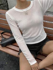DAZY 女款寬鬆深V領長袖透視休閒性感上衣，都市街頭風秋季夜生活白色校園風T恤 - 白色 - 查看 3