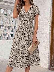 SHEIN Clasi Đầm nữ cổ chữ V họa tiết hoa nhí xếp ly eo, có túi, thanh lịch, thích hợp mặc hàng ngày và đi nghỉ mát, màu mơ, mùa xuân/hè. - Màu Khaki - Xem 6