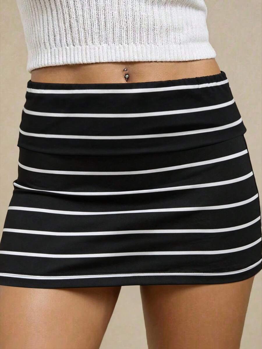 Rina Fox Sexy Fitted Striped Mini Skirt, Commuter Chic Summer Travel Outfit For Women - Black - View 1