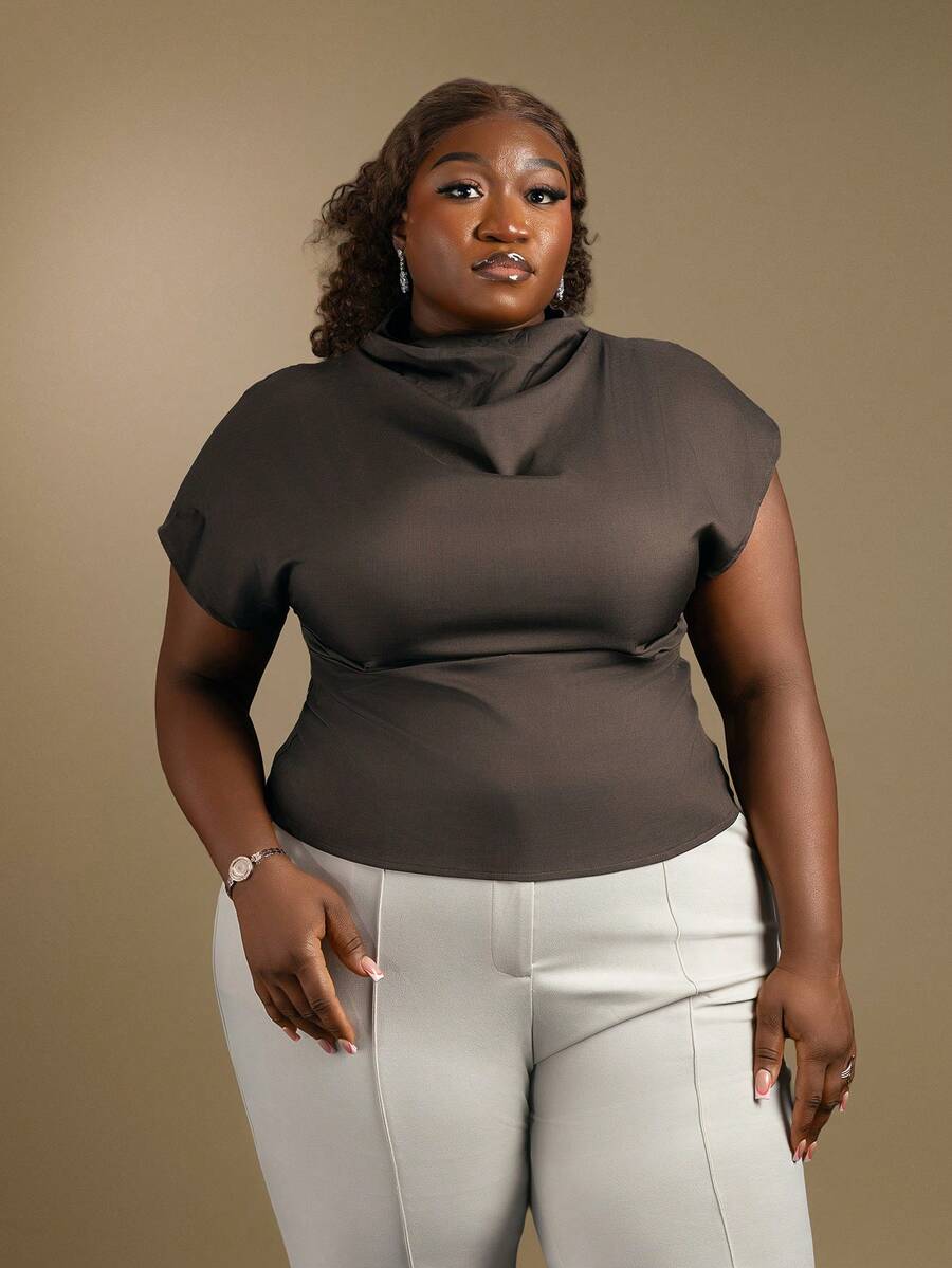 CurvyTilda 大尺碼女款休閒優雅度假風抓皺領不對稱袖側抓皺收腰顯瘦通勤竹纖維亞麻布料襯衫,春夏款,適合沙漏型身材 - 棕色 - 查看 1