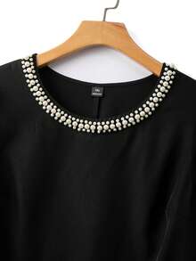 GlowEve CURVE Plus Size Faux Pearl Decor Round Neck Solid Color Elegant Short Sleeve Blouse - Black - View 4