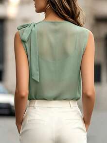 SHEIN Blusa elegante y estilizadora de cuello drapeado sin mangas con corbata de moño, en color verde menta de gasa - Verde - Ver 2